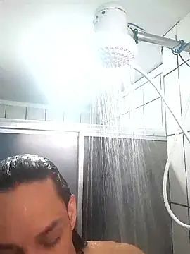 ofjuliaa online show from January 17, 2026, 6:33 pm