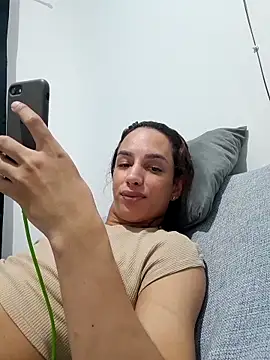 ofjuliaa online show from April 19, 2026, 12:55 am