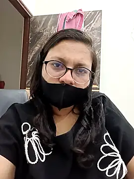 piryasharma005 online show from February 14, 2026, 6:41 pm