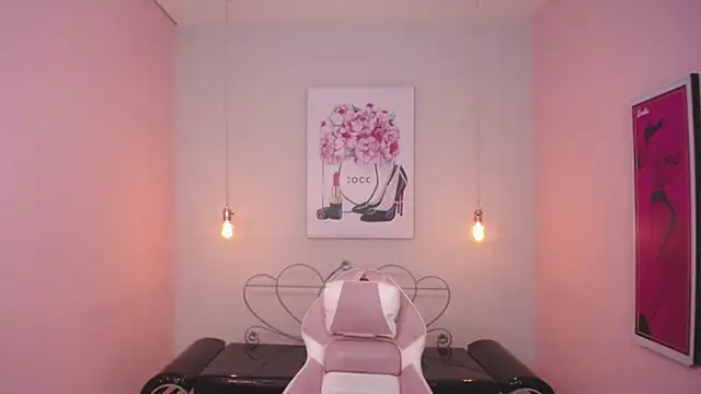 Snapshot of Adri_gomez_x chatting on April 29, 2026, 5:30 pm Adri gomez x online show from April 29, 2026, 5:30 pm