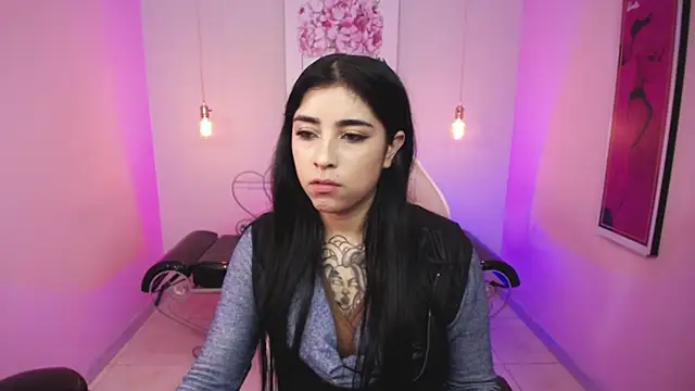 Snapshot of Adri_gomez_x chatting on April 21, 2026, 11:50 am Adri gomez x online show from April 21, 2026, 11:50 am