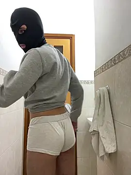 petiteyanel online show from February 26, 2026, 11:38 pm