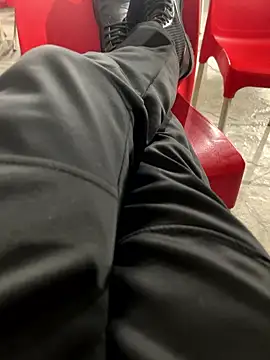 petiteyanel online show from January 14, 2026, 12:14 am