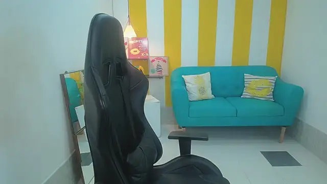 Snapshot of esmeralda_cuisman chatting on January 17, 2026, 11:25 am esmeralda cuisman online show from January 17, 2026, 11:25 am