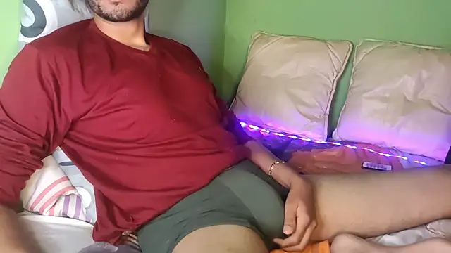 Snapshot of Taylor_Blaze94 chatting on February 7, 2026, 12:29 am Taylor Blaze94 online show from February 7, 2026, 12:29 am