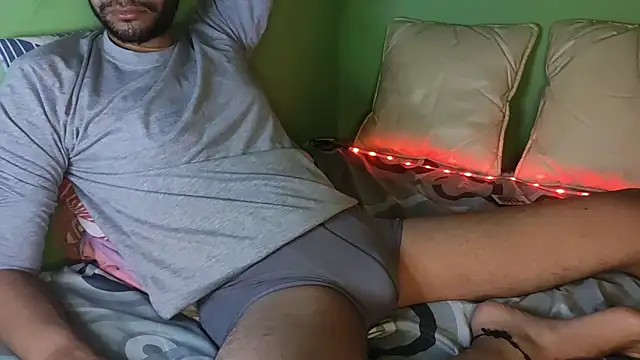 Snapshot of Taylor_Blaze94 chatting on February 17, 2026, 12:41 am Taylor Blaze94 online show from February 17, 2026, 12:41 am