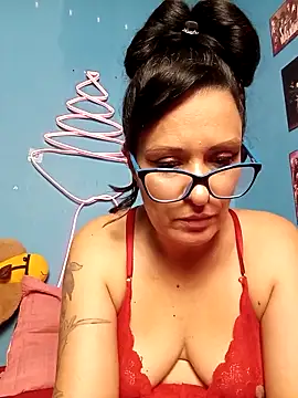 Lunnaluxcam online show from February 25, 2026, 4:12 am