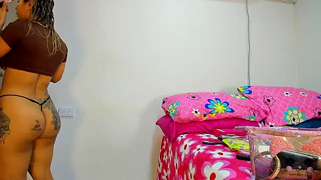 Snapshot of vennuss19 chatting on February 19, 2026, 8:39 pm vennuss19 online show from February 19, 2026, 8:39 pm