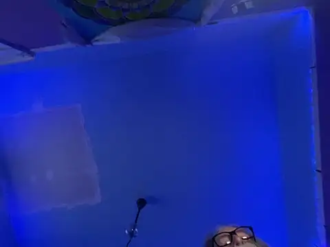 Snapshot of LickYourYoni chatting on February 18, 2026, 3:19 pm LickYourYoni online show from February 18, 2026, 3:19 pm