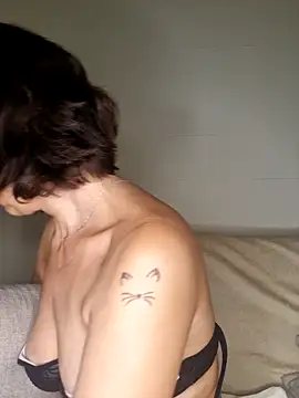 Snapshot of larizinha2026 chatting on February 3, 2026, 3:26 am larizinha2026 online show from February 3, 2026, 3:26 am