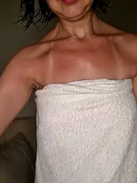 Snapshot of larizinha2026 chatting on January 16, 2026, 8:24 pm larizinha2026 online show from January 16, 2026, 8:24 pm