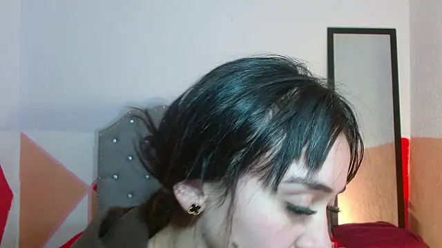 Snapshot of sofiaspring chatting on July 8, 2026, 2:40 pm sofiaspring online show from July 8, 2026, 2:40 pm