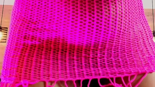 Ellie-Alves online show from May 19, 2026, 4:36 pm