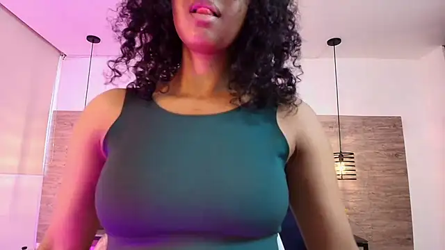 Ellie-Alves online show from June 25, 2026, 5:18 pm