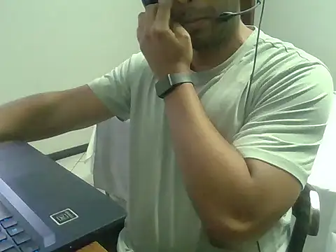 ishowumybest online show from January 6, 2026, 11:31 pm