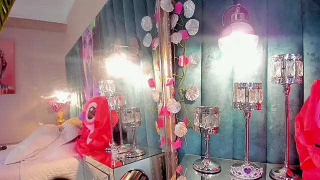 mia ellieth online show from April 1, 2026, 5:42 am