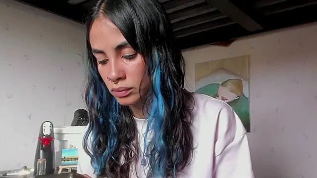Snapshot of azula_lillet chatting on June 10, 2026, 4:19 pm azula lillet online show from June 10, 2026, 4:19 pm