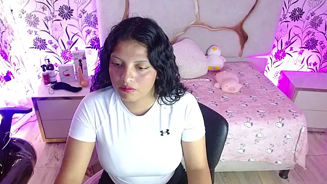 TATTI TAY online show from February 18, 2026, 7:32 pm