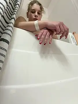 SassynNatty online show from February 9, 2026, 4:21 am