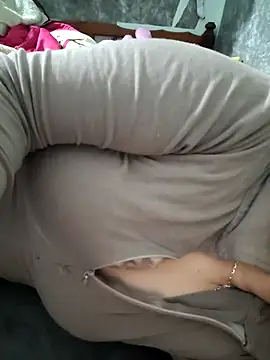 Snapshot of -LunaLust chatting on January 18, 2026, 1:20 am -LunaLust online show from January 18, 2026, 1:20 am