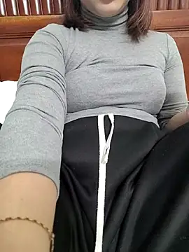 Snapshot of -LunaLust chatting on January 10, 2026, 8:31 am -LunaLust online show from January 10, 2026, 8:31 am