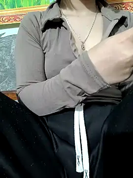 Snapshot of -LunaLust chatting on February 4, 2026, 6:08 am -LunaLust online show from February 4, 2026, 6:08 am