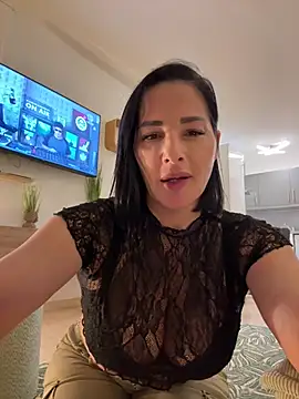 Snapshot of Maya-www chatting on February 15, 2026, 5:34 pm Maya-www online show from February 15, 2026, 5:34 pm