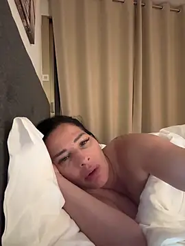 Snapshot of Maya-www chatting on March 2, 2026, 4:35 am Maya-www online show from March 2, 2026, 4:35 am