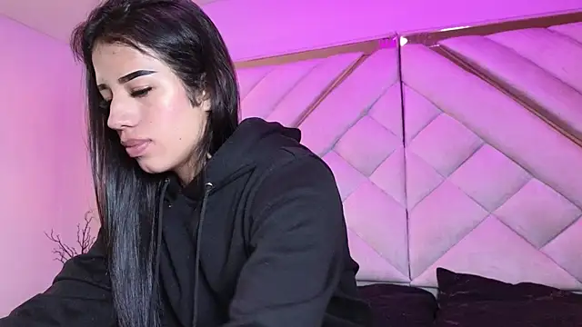 zoevg online show from March 27, 2026, 12:50 pm