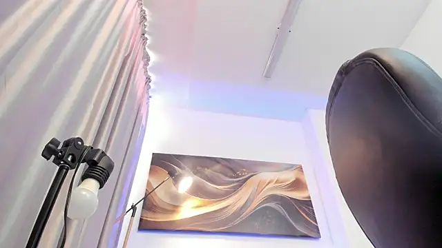 Britney Cortez online show from April 1, 2026, 1:23 pm