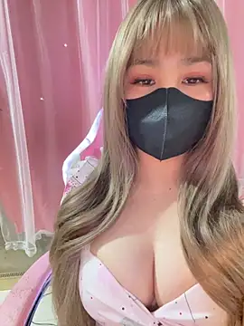 Snapshot of -Violet-t chatting on January 13, 2026, 1:31 am -Violet-t online show from January 13, 2026, 1:31 am