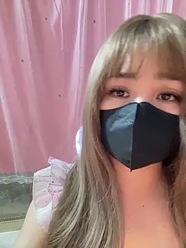 -Violet-t online show from April 1, 2026, 3:53 pm