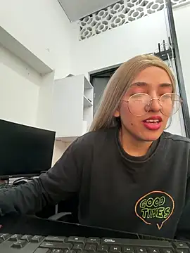 MichaelRossexxx online show from April 12, 2026, 12:30 pm