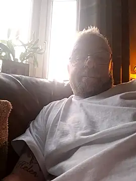 Snapshot of justenjoyingurcompany chatting on January 9, 2026, 8:43 am justenjoyingurcompany online show from January 9, 2026, 8:43 am