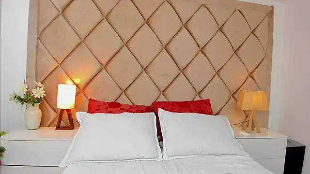 Snapshot of IvonneOwen chatting on January 16, 2026, 8:13 pm IvonneOwen online show from January 16, 2026, 8:13 pm