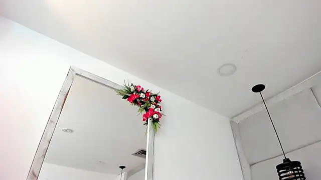 IvonneOwen online show from March 5, 2026, 3:47 am