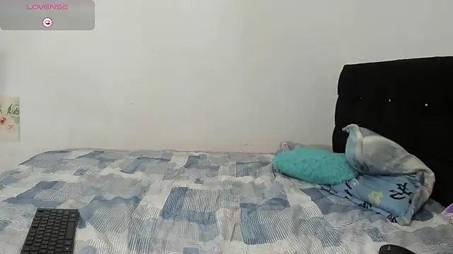 Itsmaraia2002 online show from January 13, 2026, 11:41 pm