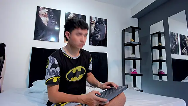 Snapshot of Alejo_Grey chatting on January 10, 2026, 7:20 pm Alejo Grey online show from January 10, 2026, 7:20 pm