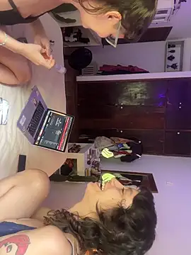 Snapshot of witchdub chatting on February 6, 2026, 4:58 pm witchdub online show from February 6, 2026, 4:58 pm