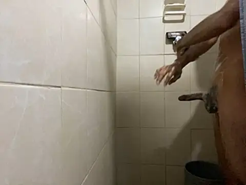 Snapshot of castro24141 chatting on February 9, 2026, 2:37 pm castro24141 online show from February 9, 2026, 2:37 pm