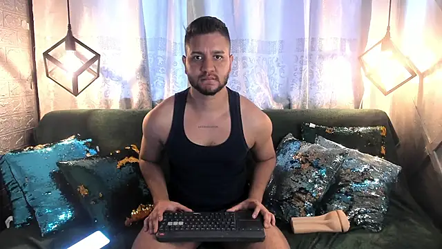 HARRY RAMIREZ online show from January 12, 2026, 5:09 pm