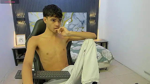 Snapshot of Dark_Desiree18 chatting on February 10, 2026, 12:04 pm Dark Desiree18 online show from February 10, 2026, 12:04 pm