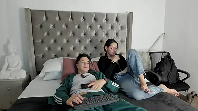 Snapshot of RedNDizzy chatting on February 19, 2026, 12:29 am RedNDizzy online show from February 19, 2026, 12:29 am