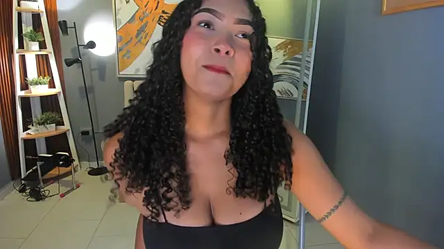 ailann  online show from January 15, 2026, 8:01 pm