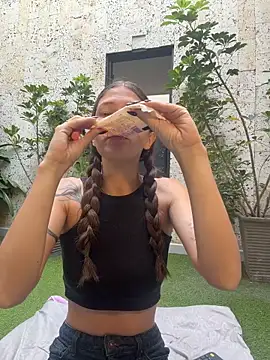 EmmaJhoons online show from February 6, 2026, 11:50 am