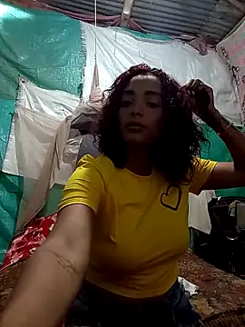 Snapshot of meganparixx chatting on February 8, 2026, 8:28 pm meganparixx online show from February 8, 2026, 8:28 pm