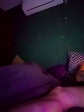 Snapshot of yoguitolokoche chatting on February 22, 2026, 11:01 am yoguitolokoche online show from February 22, 2026, 11:01 am