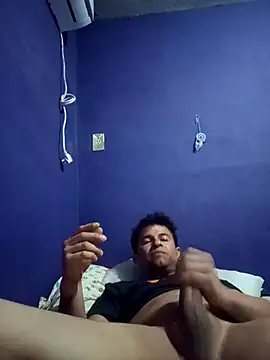 Snapshot of yoguitolokoche chatting on February 3, 2026, 9:47 am yoguitolokoche online show from February 3, 2026, 9:47 am