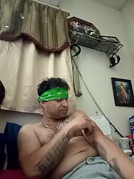 Snapshot of yoguitolokoche chatting on February 27, 2026, 12:49 pm yoguitolokoche online show from February 27, 2026, 12:49 pm