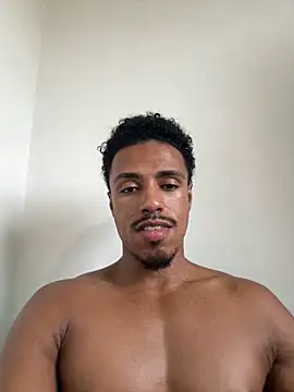 Snapshot of LorenzoBlack27 chatting on April 20, 2026, 7:37 pm LorenzoBlack27 online show from April 20, 2026, 7:37 pm